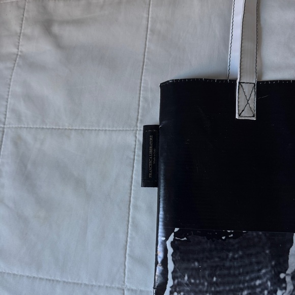 Francesca Liberatore X DHL Tote bag - Picture 2 of 6